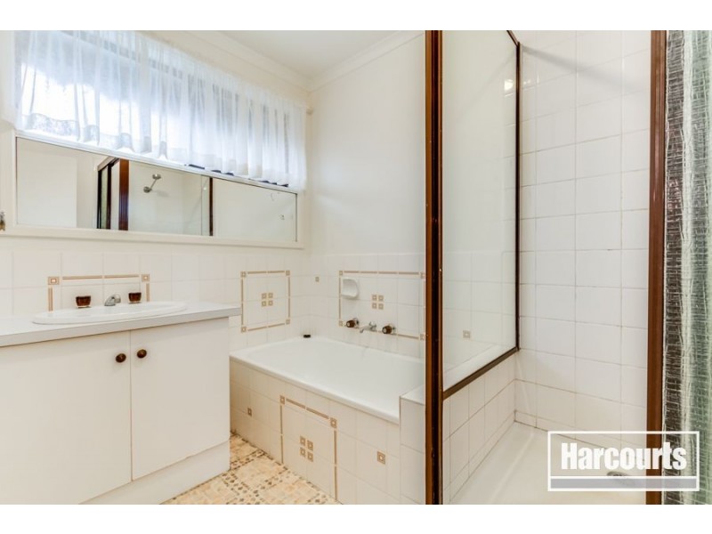 2/9 Alexander Street, Cranbourne VIC 3977