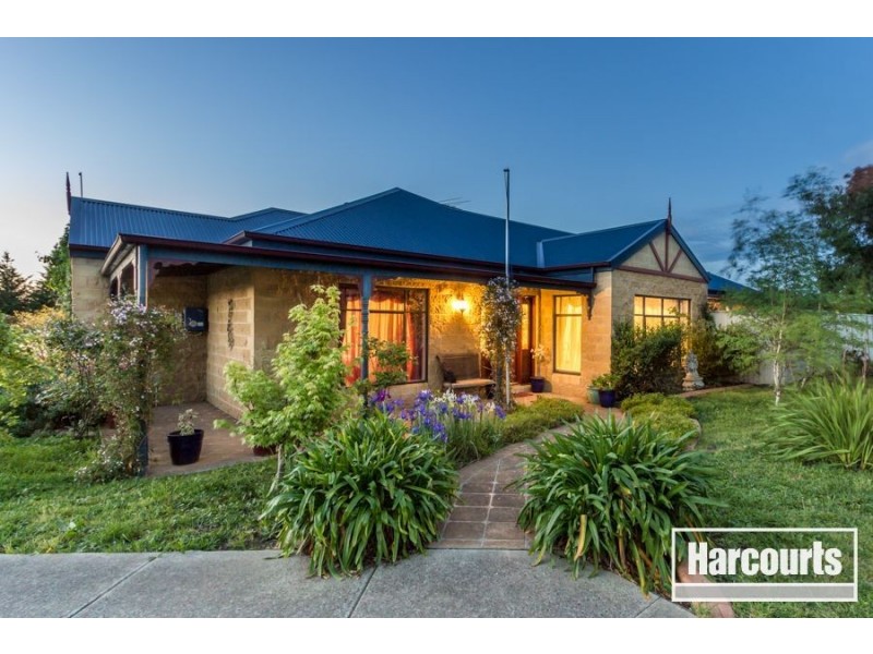 52 Hunt Club Boulevard, Cranbourne East VIC 3977