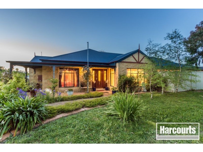 52 Hunt Club Boulevard, Cranbourne East VIC 3977