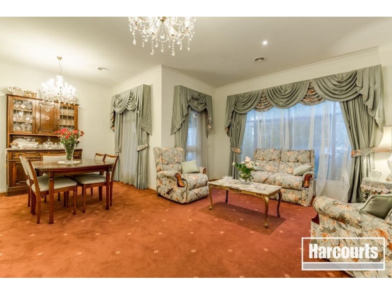 52 Hunt Club Boulevard, Cranbourne East VIC 3977