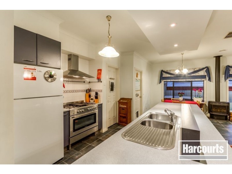 52 Hunt Club Boulevard, Cranbourne East VIC 3977