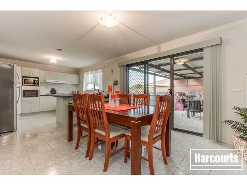 3 Roebourne Mews, Cranbourne East VIC 3977