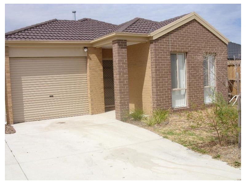 34 Pinewood Drive, Carrum Downs VIC 3201