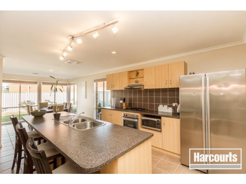 16 Gatehouse Parade, Cranbourne East VIC 3977