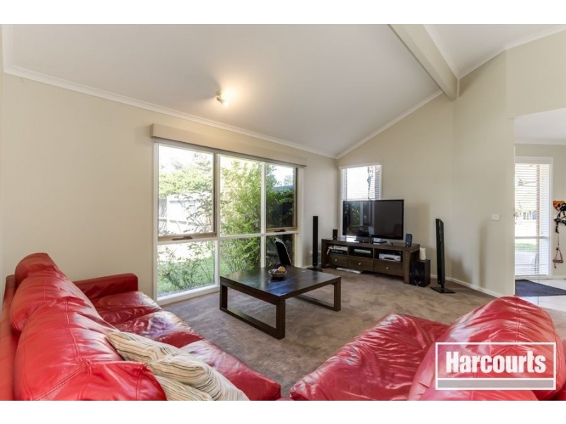 35 Huon Park Drive, Cranbourne North VIC 3977