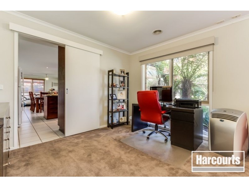 35 Huon Park Drive, Cranbourne North VIC 3977