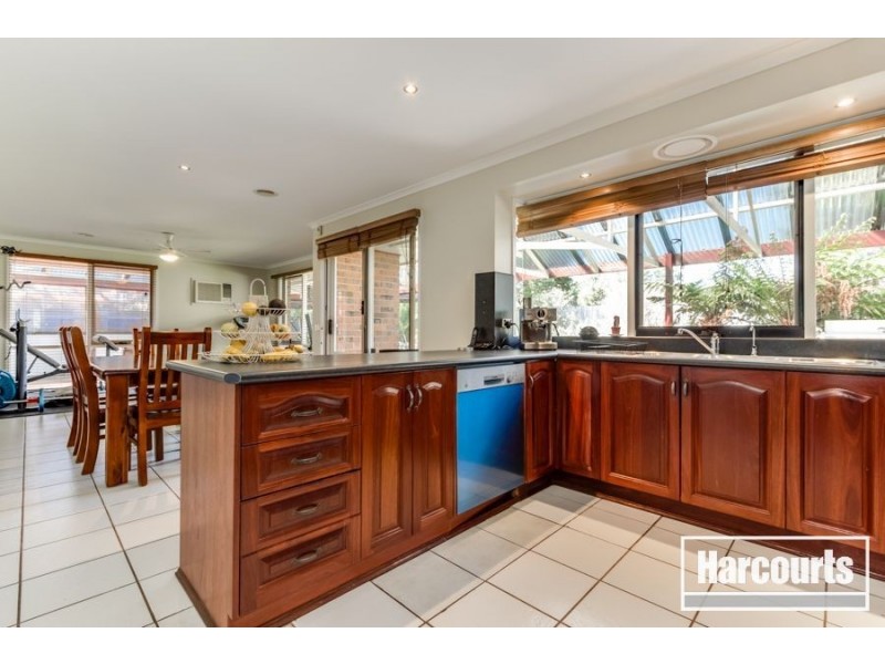 35 Huon Park Drive, Cranbourne North VIC 3977