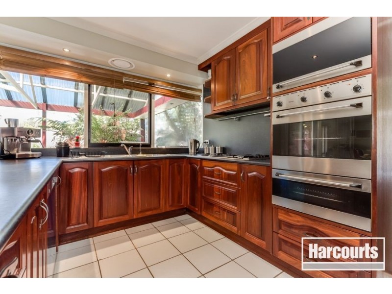 35 Huon Park Drive, Cranbourne North VIC 3977