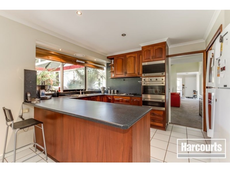 35 Huon Park Drive, Cranbourne North VIC 3977