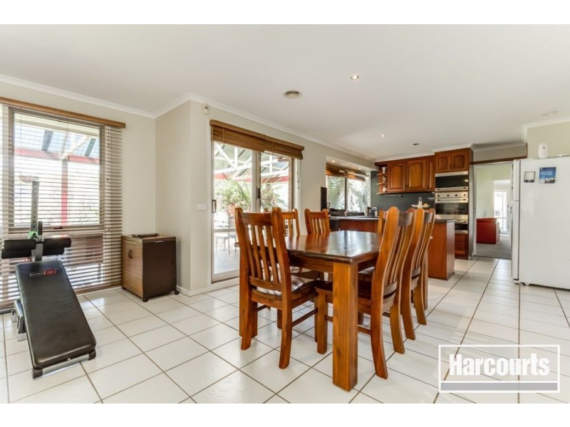 35 Huon Park Drive, Cranbourne North VIC 3977