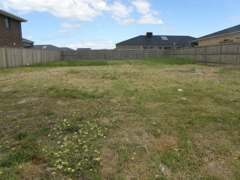 85 Donohue Street, Cranbourne East VIC 3977