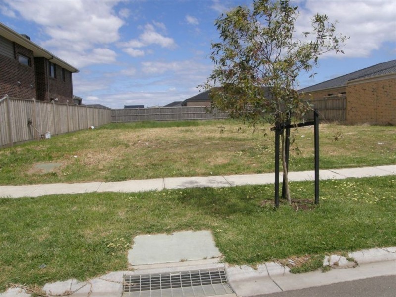 85 Donohue Street, Cranbourne East VIC 3977