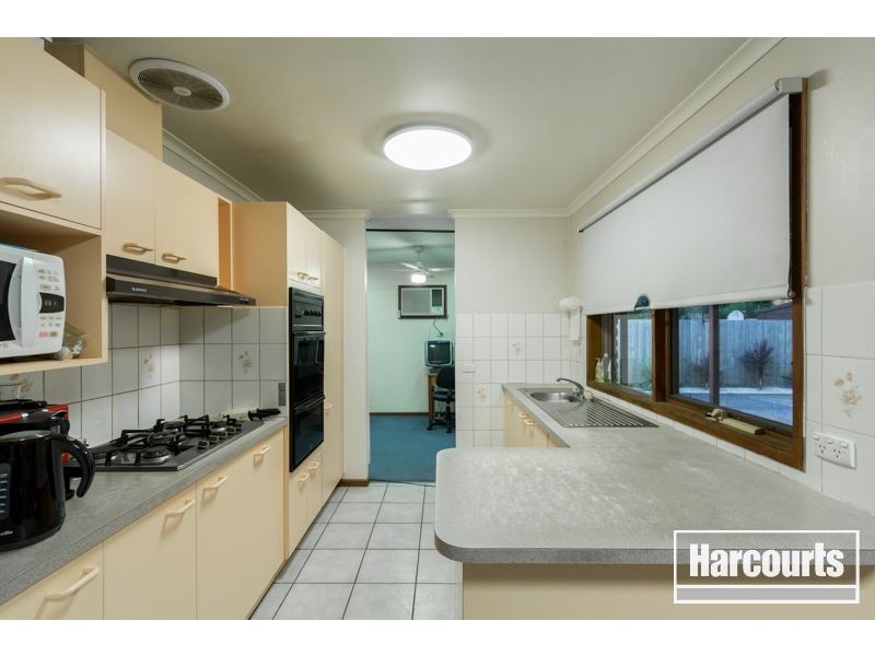 9 Diosma Court, Cranbourne North VIC 3977