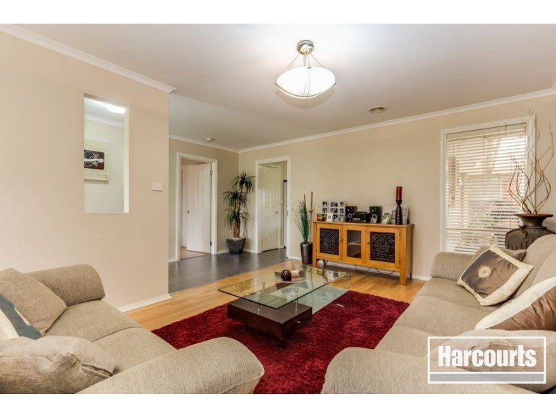 5 Coven Heath, Cranbourne East VIC 3977