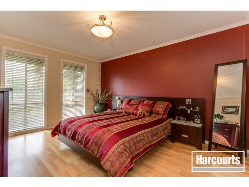 5 Coven Heath, Cranbourne East VIC 3977