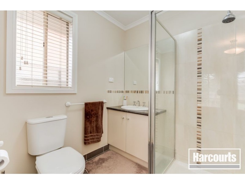 5 Coven Heath, Cranbourne East VIC 3977