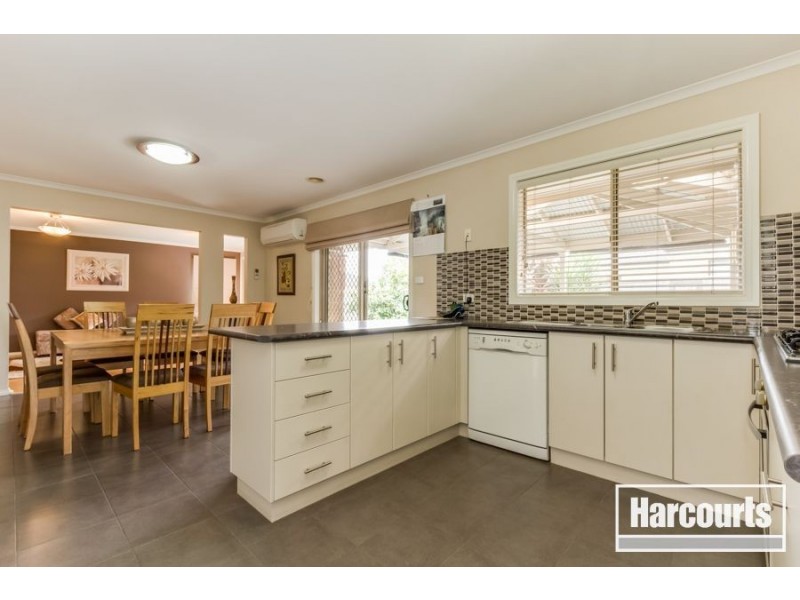 5 Coven Heath, Cranbourne East VIC 3977