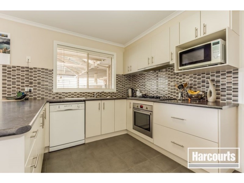 5 Coven Heath, Cranbourne East VIC 3977