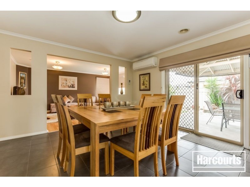 5 Coven Heath, Cranbourne East VIC 3977