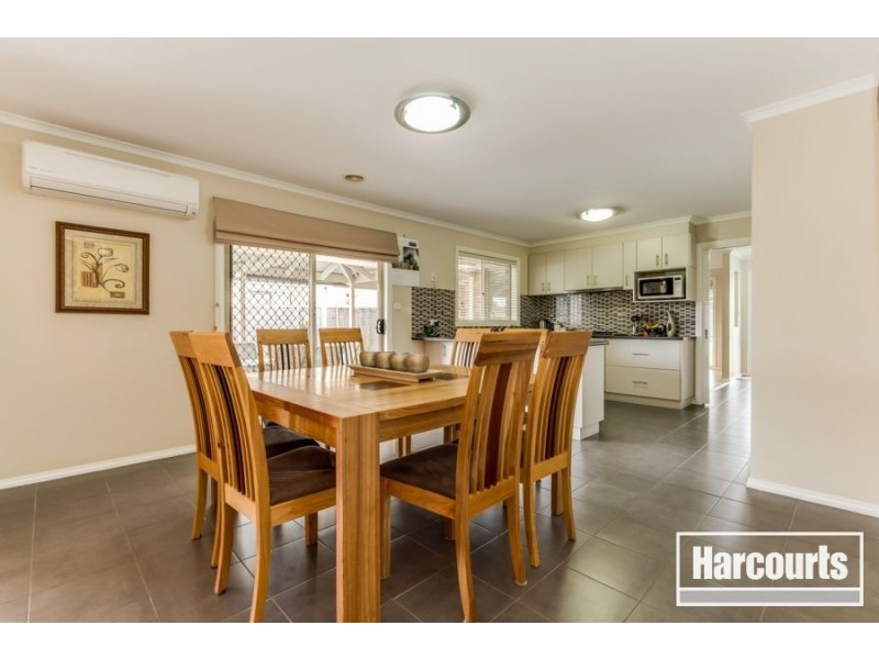 5 Coven Heath, Cranbourne East VIC 3977