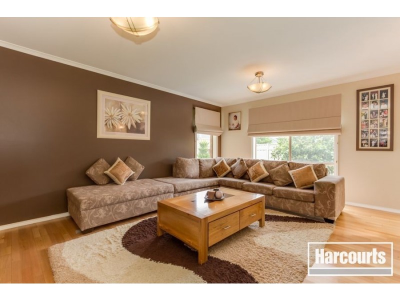 5 Coven Heath, Cranbourne East VIC 3977