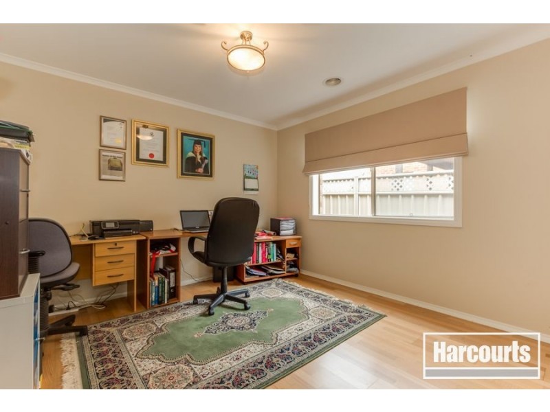 5 Coven Heath, Cranbourne East VIC 3977