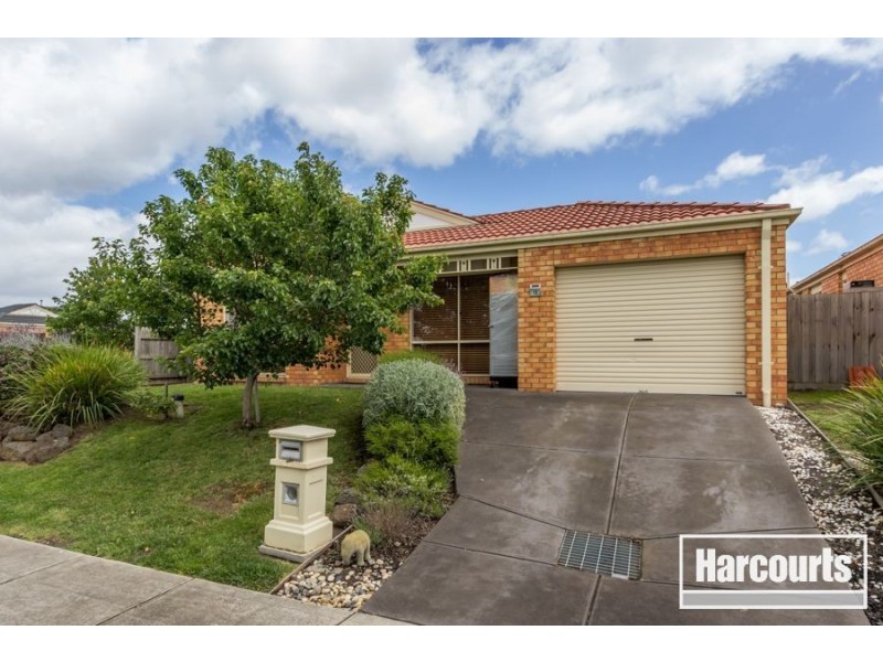 15 Staunton Walk, Cranbourne East VIC 3977