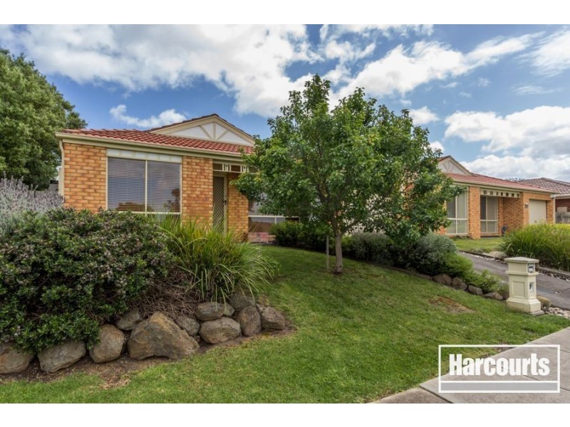 15 Staunton Walk, Cranbourne East VIC 3977