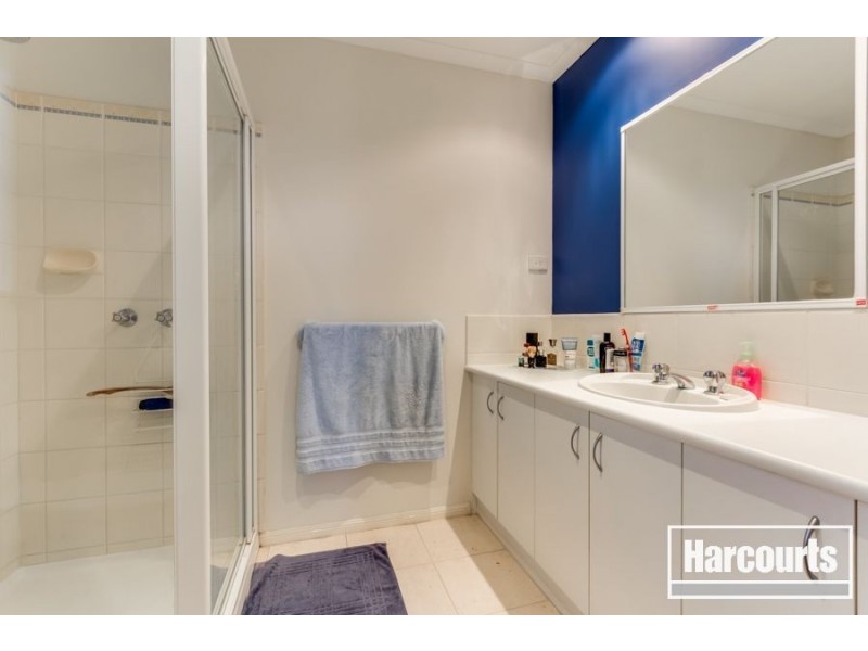 15 Staunton Walk, Cranbourne East VIC 3977