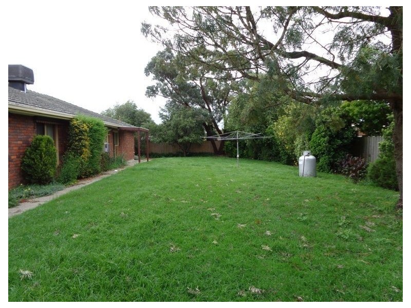 90 Evans Road, Cranbourne West VIC 3977