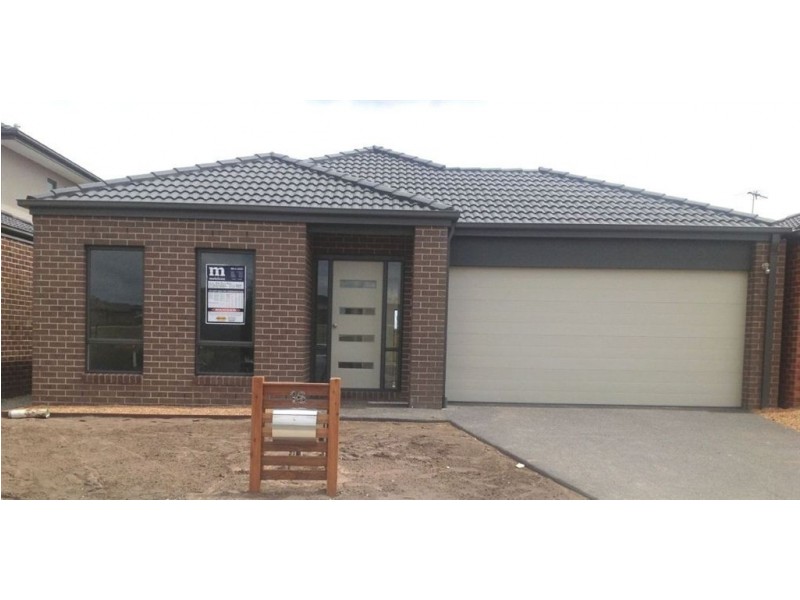 16 Alice Mary Road, Cranbourne West VIC 3977