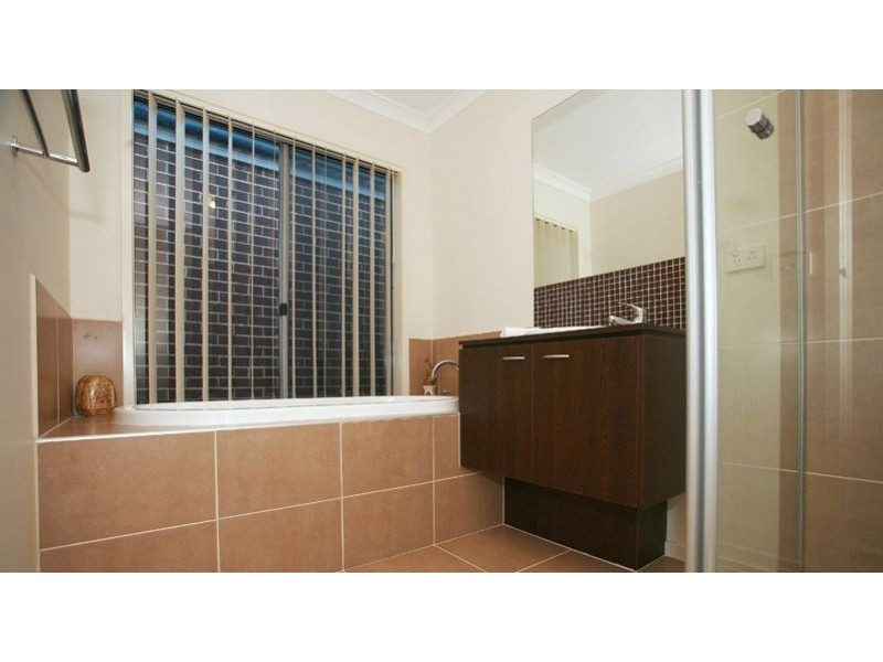 19 Noremac Grove, Lyndhurst VIC 3975