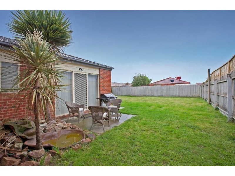 14 Bookham Way, Cranbourne West VIC 3977