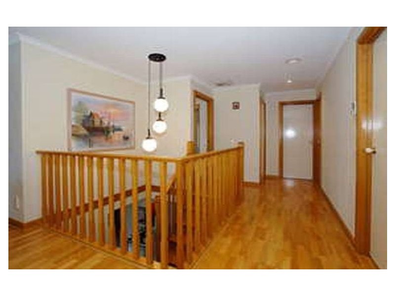 8 Banyalla Drive, Cranbourne VIC 3977