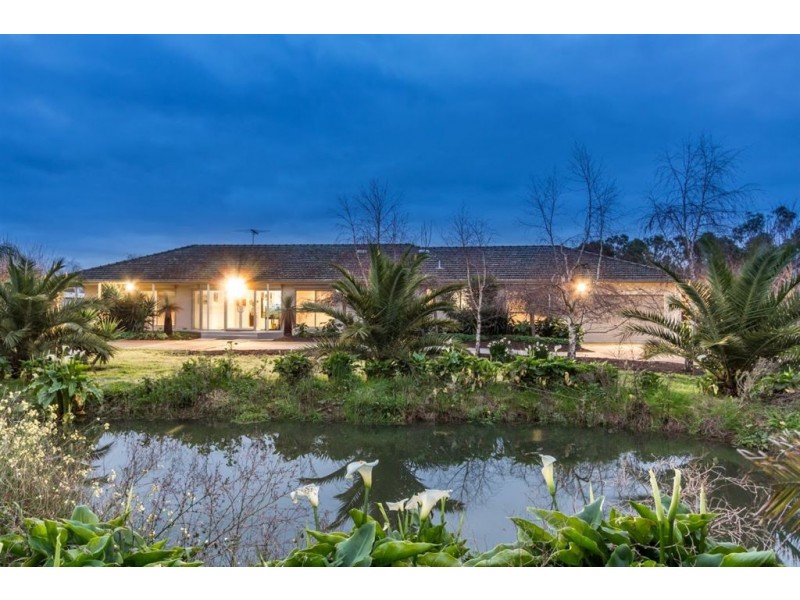 1195 North Road, Devon Meadows VIC 3977