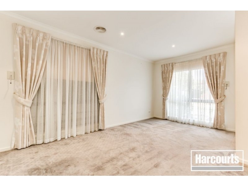 2/9 Alexander Street, Cranbourne VIC 3977