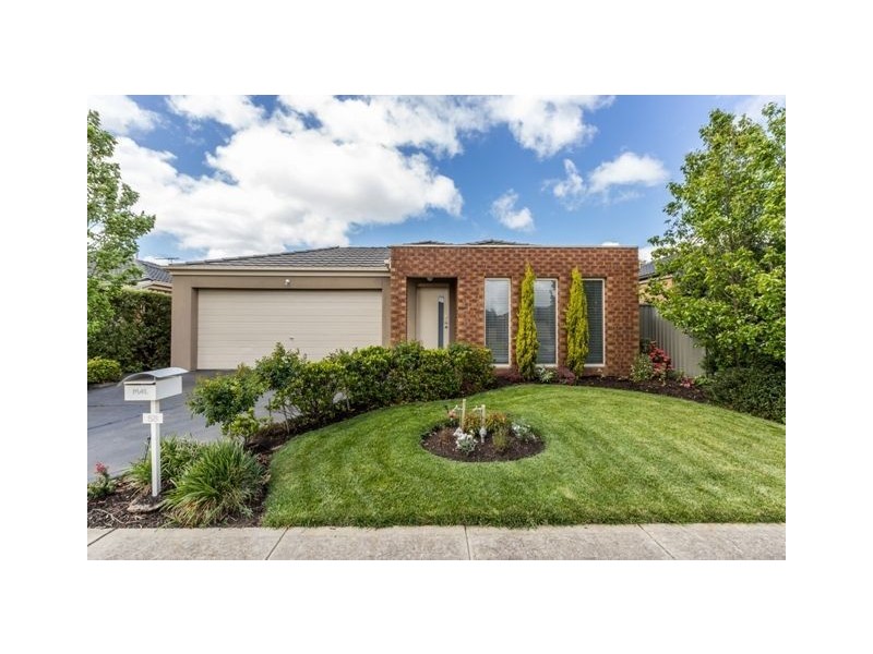 58 Tyndall Street, Cranbourne East VIC 3977