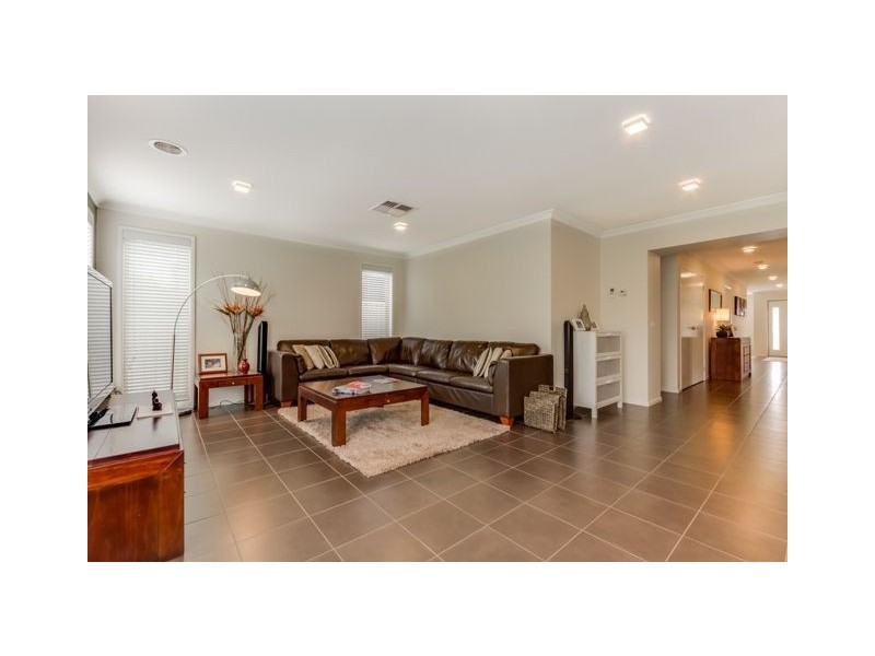 58 Tyndall Street, Cranbourne East VIC 3977