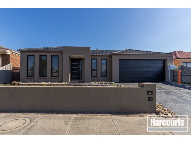28 Dunferline Crescent, Cranbourne VIC 3977