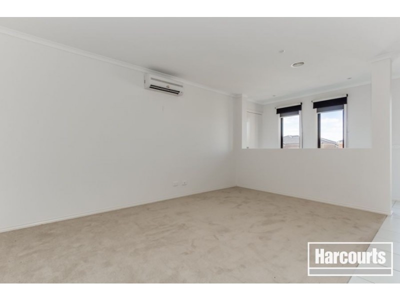 28 Dunferline Crescent, Cranbourne VIC 3977