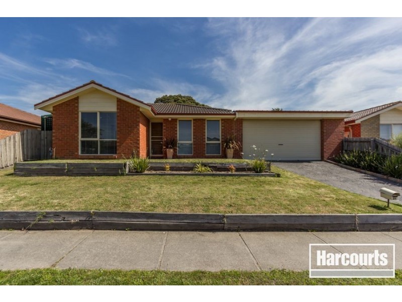 28 Hamilton Drive, Cranbourne North VIC 3977