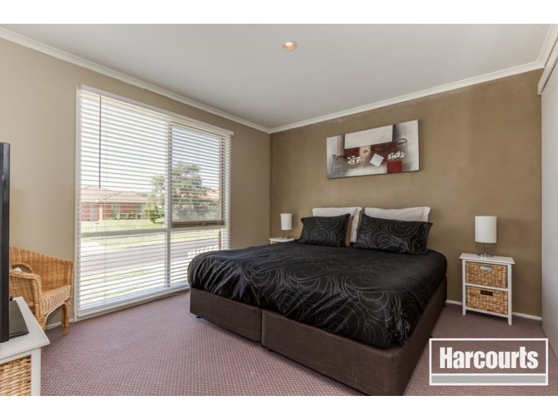 28 Hamilton Drive, Cranbourne North VIC 3977