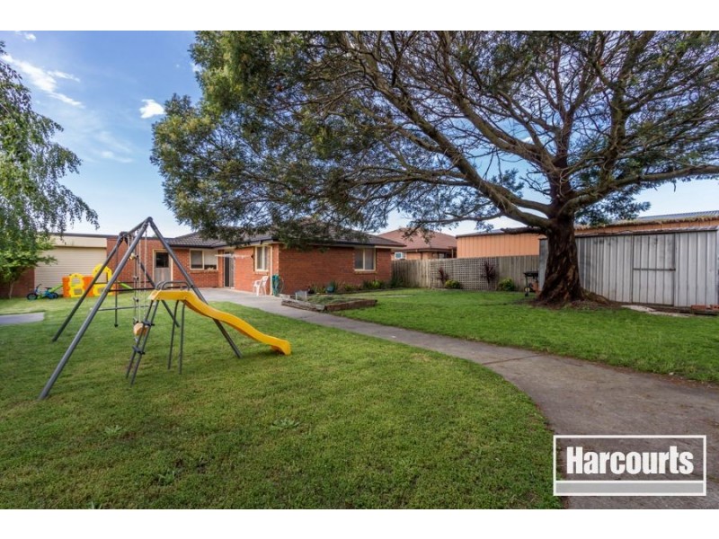 28 Hamilton Drive, Cranbourne North VIC 3977