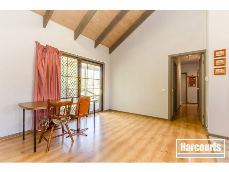 1 Lawless Drive, Cranbourne North VIC 3977