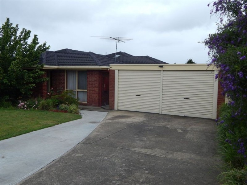 11 Kurrajong Court, Cranbourne North VIC 3977