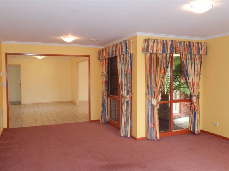 11 Kurrajong Court, Cranbourne North VIC 3977