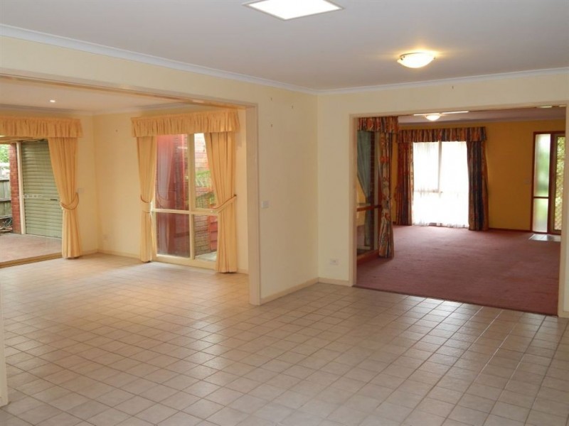 11 Kurrajong Court, Cranbourne North VIC 3977