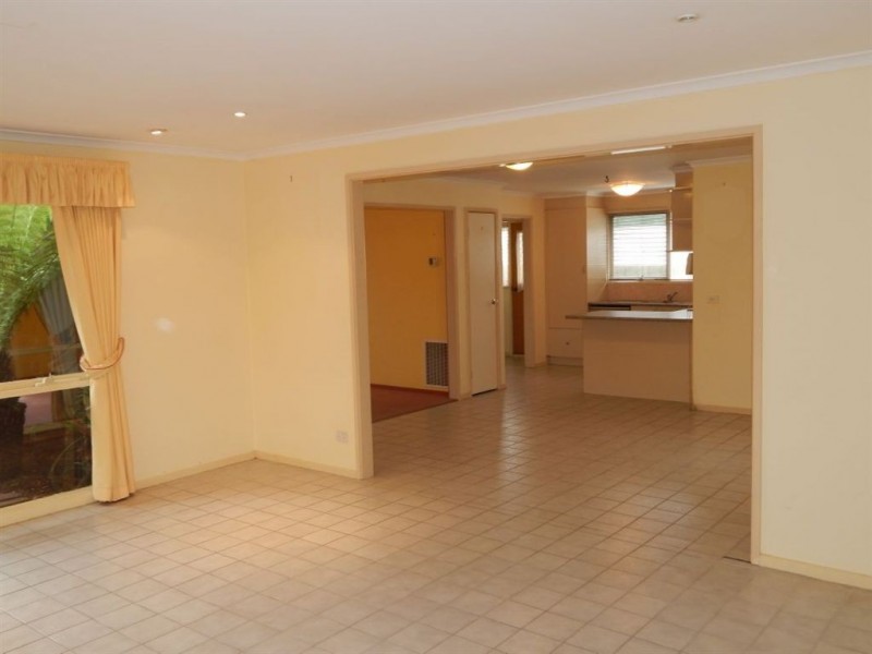 11 Kurrajong Court, Cranbourne North VIC 3977