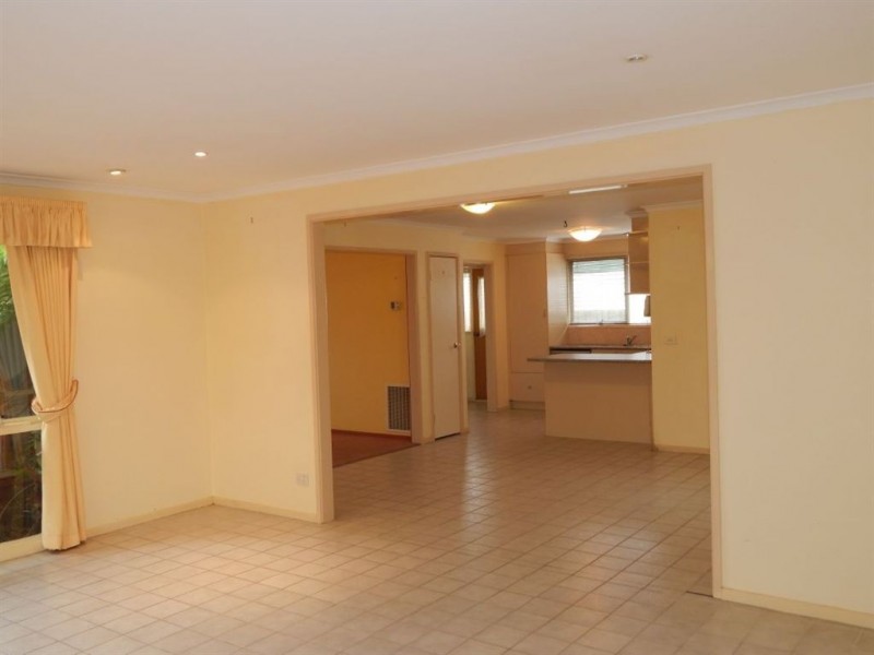 11 Kurrajong Court, Cranbourne North VIC 3977