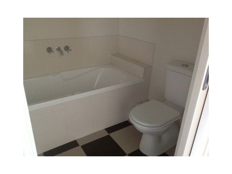 6/17 Elizabeth Street, Cranbourne VIC 3977